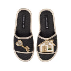 Straw Braided Sandals With New Home Brooches