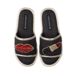 Straw Braided Sandals With Red Pucker Up Brooches