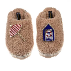 Teddy Closed Toe Slippers With Beach Hut & Parasol Brooches